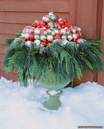 diy outdoor christmas decorating the garden glove diy outdoor christmas decorating the garden glove