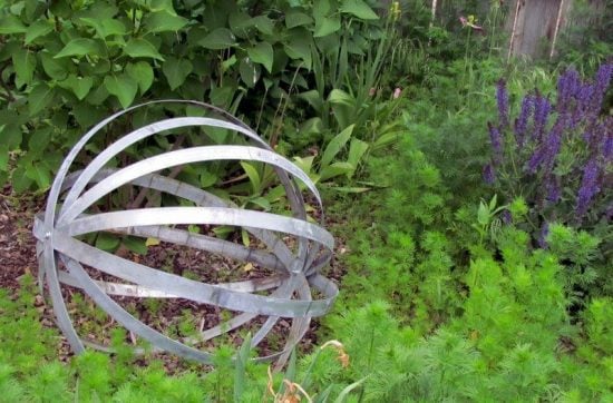 Cool and Unique DIY Garden Globes
