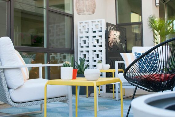 Get the Palm Springs Modern Patio Look With These Trendy Ideas! • The ...
