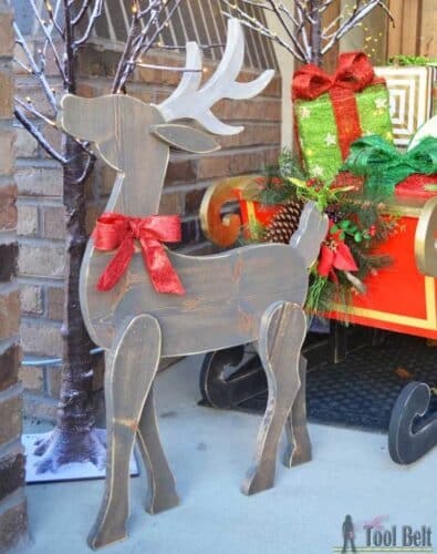 12 Festive DIY Outdoor Reindeer Christmas Decorations • The Garden Glove